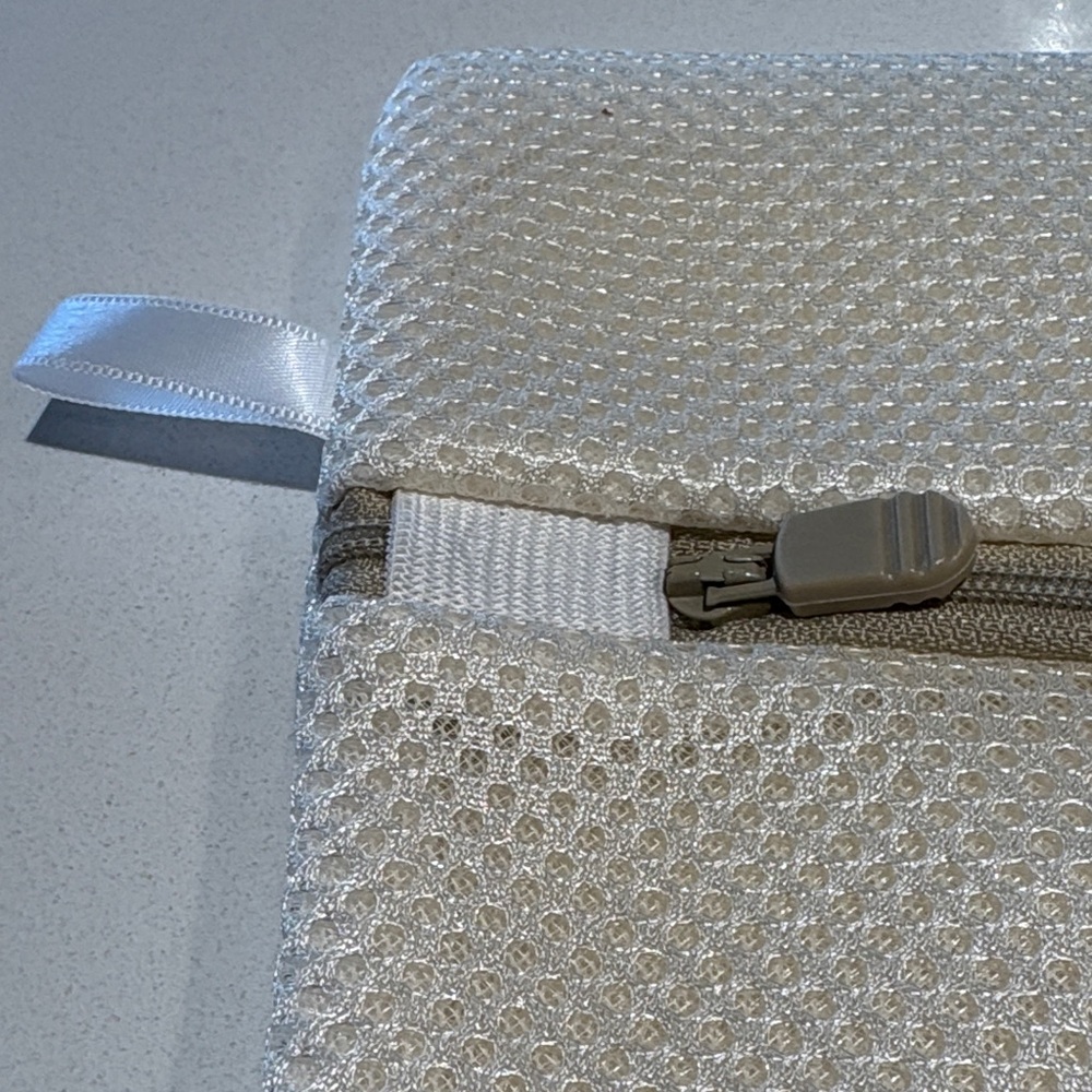 Cream Mesh Laundry Bag - Picture 3 of 5